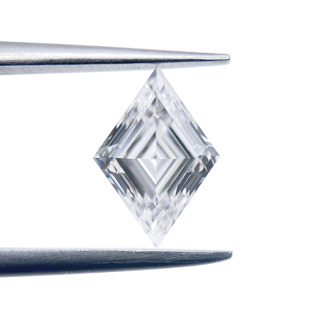 1.00ct | E/VVS2 Lozenge Shape Step Cut Lab Diamond (IGI)-LITHOS Diamond