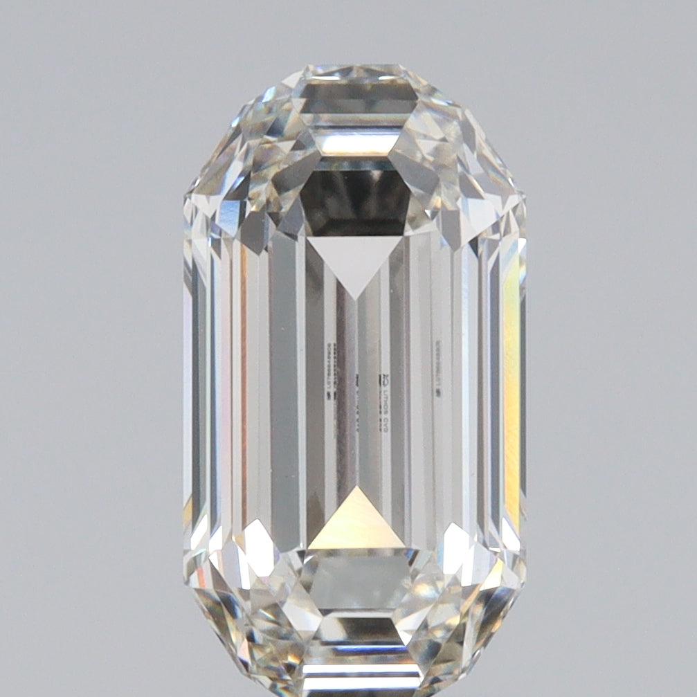 2.71ct | I/VVS2 Octagon Shape Step Cut Lab Diamond (IGI)