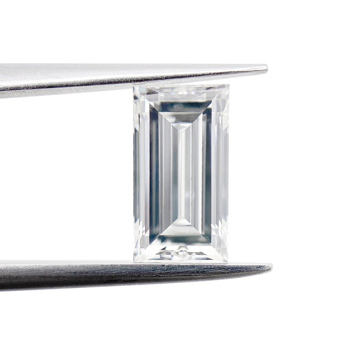 1.58ct | F/VVS2 Baguette Shape Step Cut Lab Diamond (IGI)-LITHOS Diamond