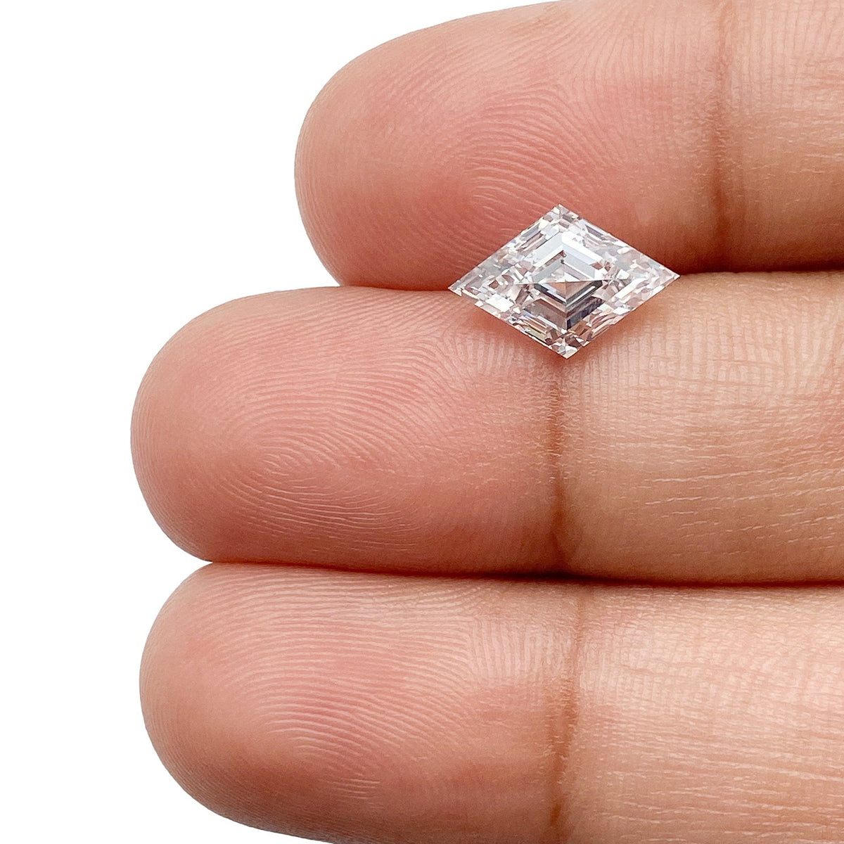 1.70ct | D/VVS2 Lozenge Shape Step Cut Lab Diamond (IGI)-LITHOS Diamond