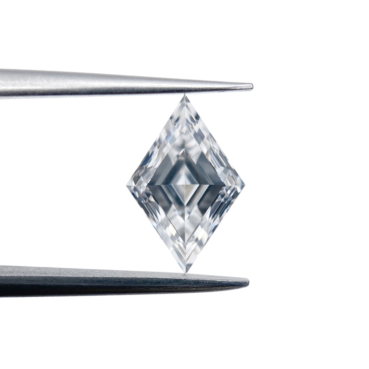 1.70ct | D/VVS2 Lozenge Shape Step Cut Lab Diamond (IGI)-LITHOS Diamond