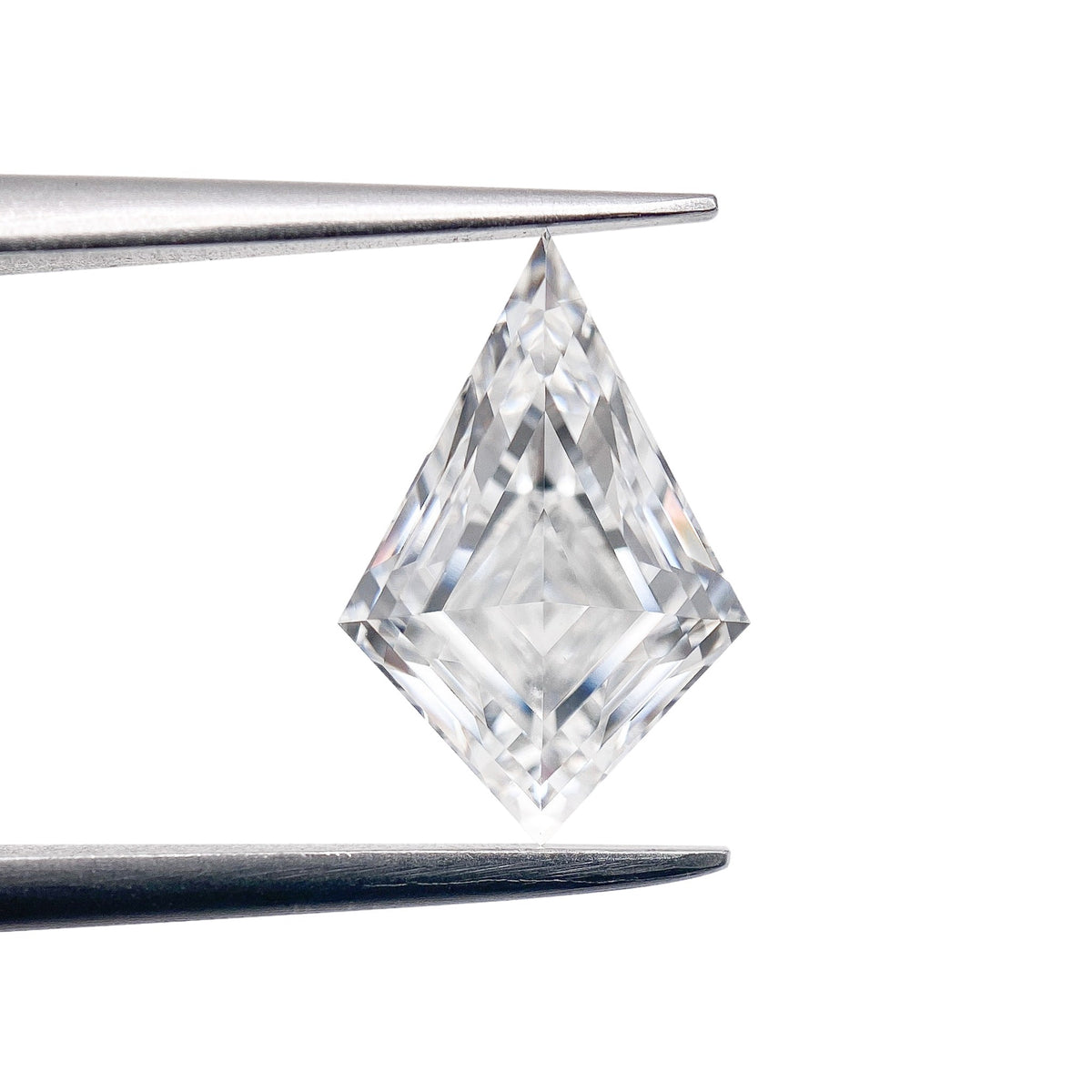 2.00ct | D/VVS2 Kite Shape Step Cut Lab Diamond (IGI)-LITHOS Diamond