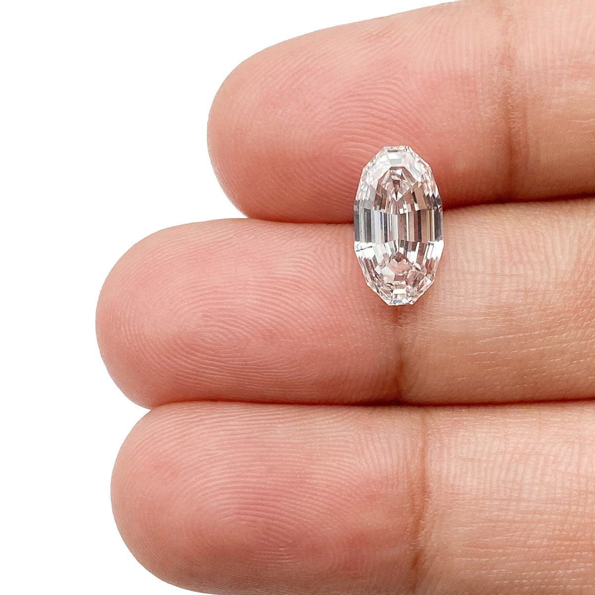 2.19ct | G/VS1 Oval Shape Step Cut Lab Diamond (IGI)-LITHOS Diamond