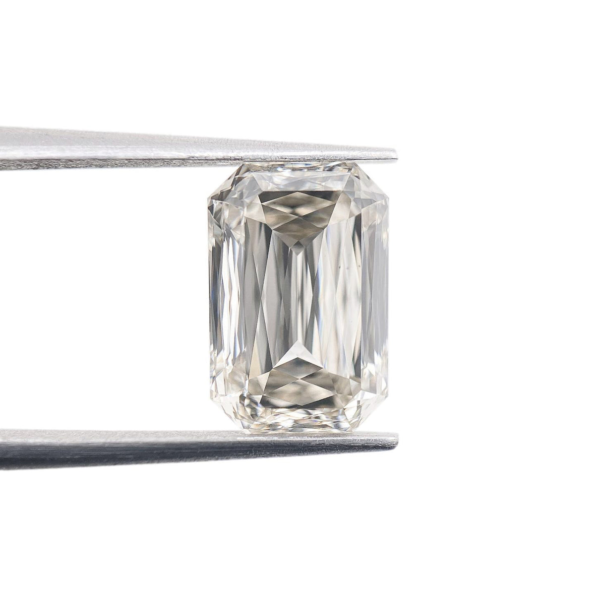 2.91ct | J/VS2 Emerald Shape Lattice Cut Lab Diamond (IGI)-LITHOS Diamond