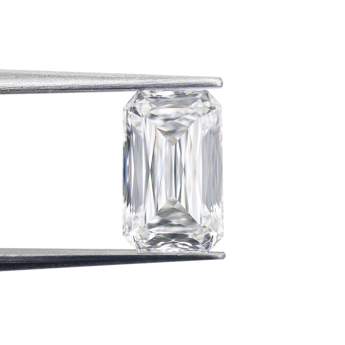 2.59ct | E/VVS2 Emerald Shape Lattice Cut Lab Diamond (IGI)