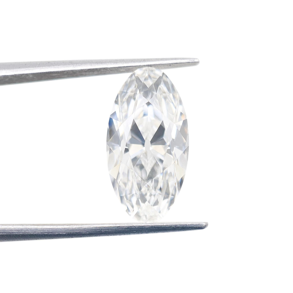 2.93ct | E/VVS2 Oval Shape Old Mine Cut Lab Diamond (IGI)