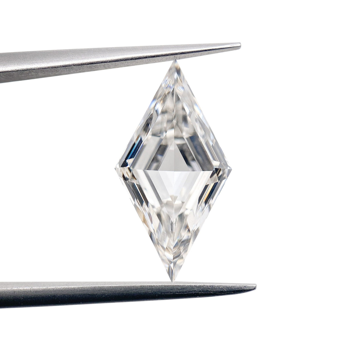 3.20ct | H/VS1 Lozenge Shape Step Cut Lab Diamond (IGI)-LITHOS Diamond