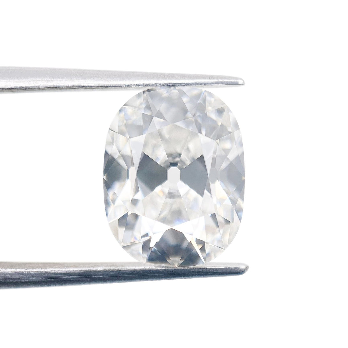 3.14ct | E/VVS2 Cushion Shape Old Mine Cut Lab Diamond (IGI)