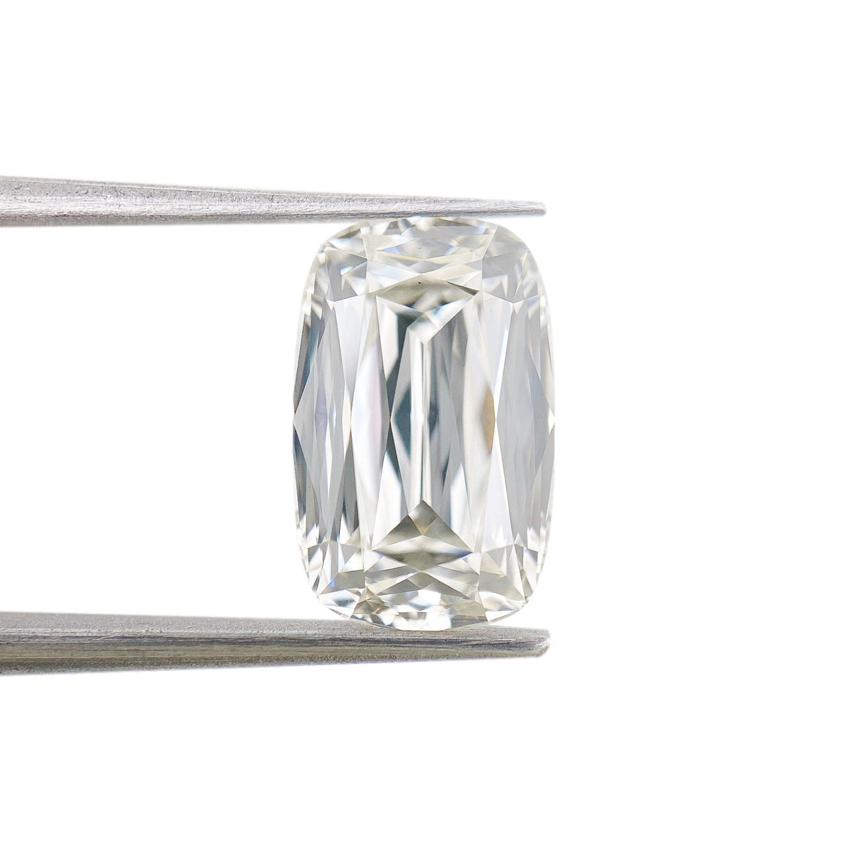 3.34ct | I/VS1 Cushion Shape Lattice Cut Lab Diamond (IGI)