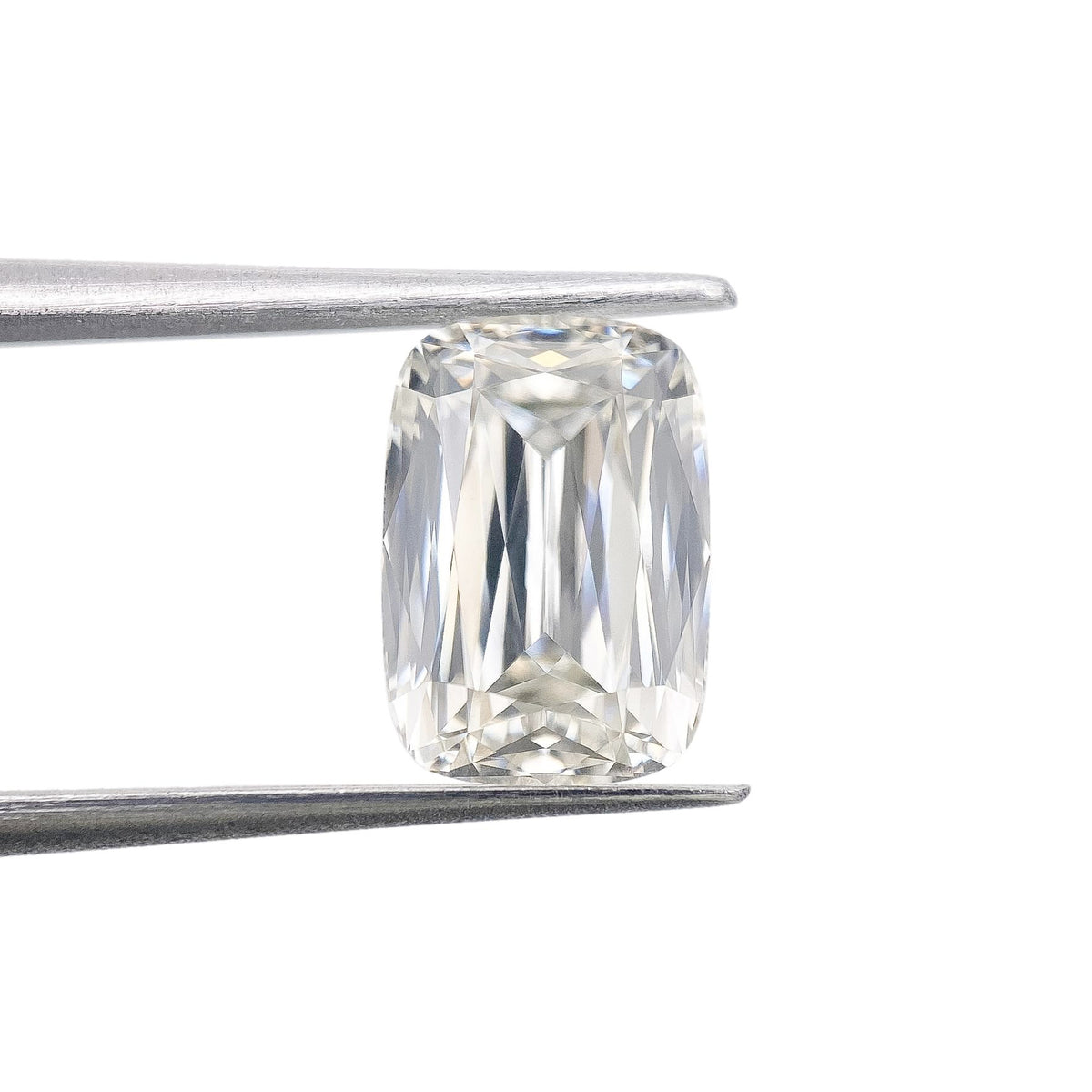 3.27ct | H/VS1 Cushion Shape Lattice Cut Lab Diamond (IGI)