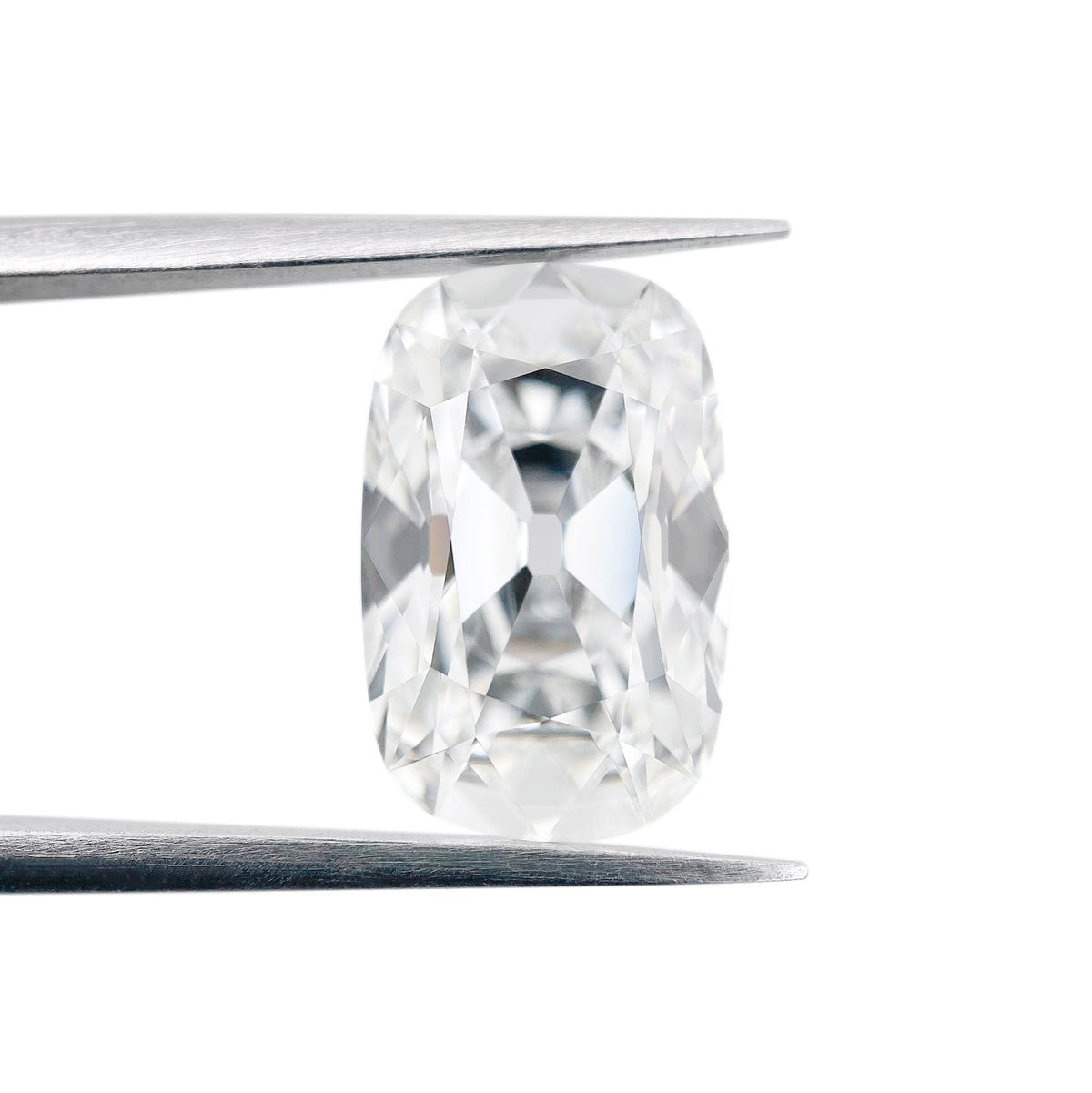 5.04ct | E/VVS2 Cushion Shape Old Mine Cut Lab Diamond (IGI)