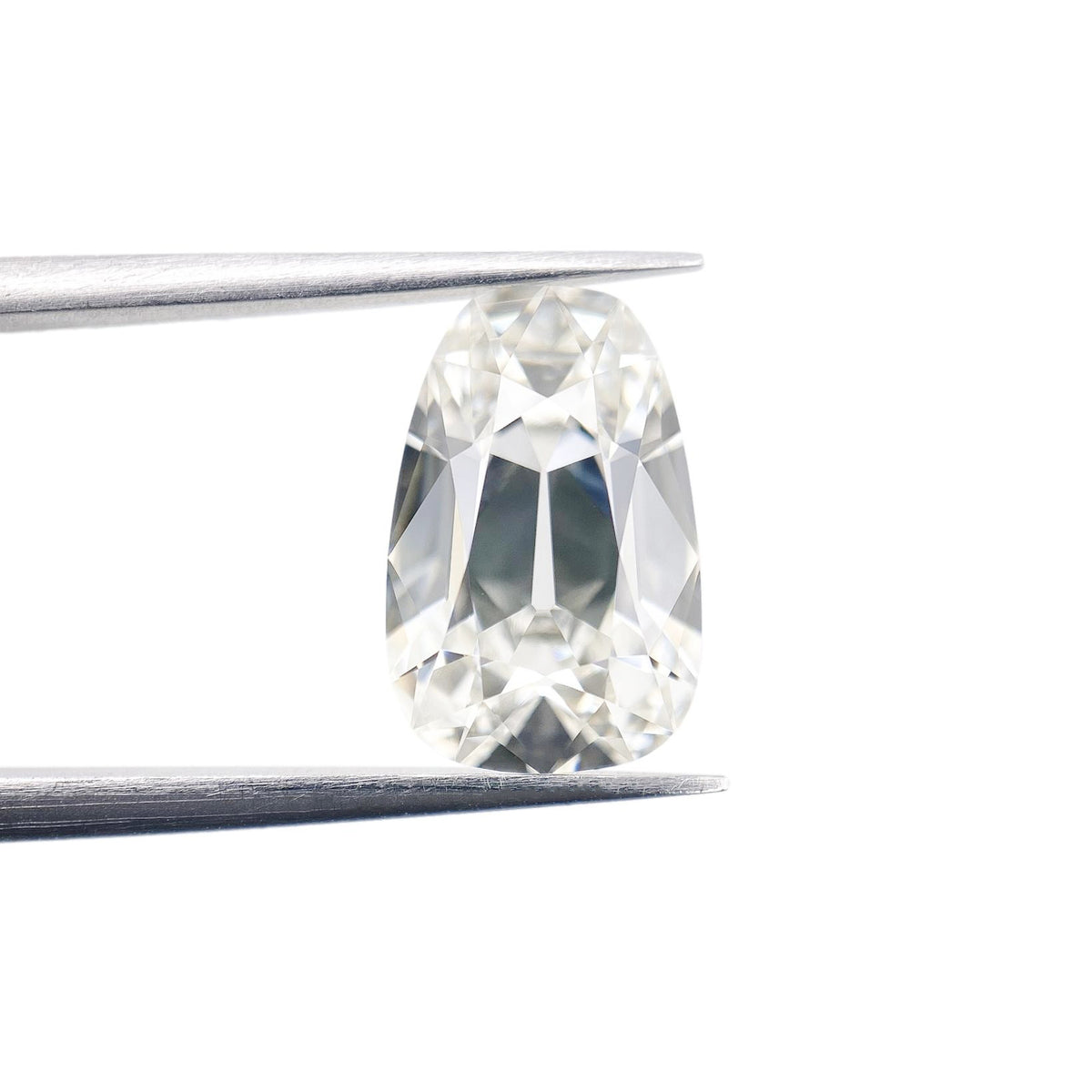 3.07ct | G/VVS2 Tapered Cushion Shape Old Mine Cut Lab Diamond (IGI)