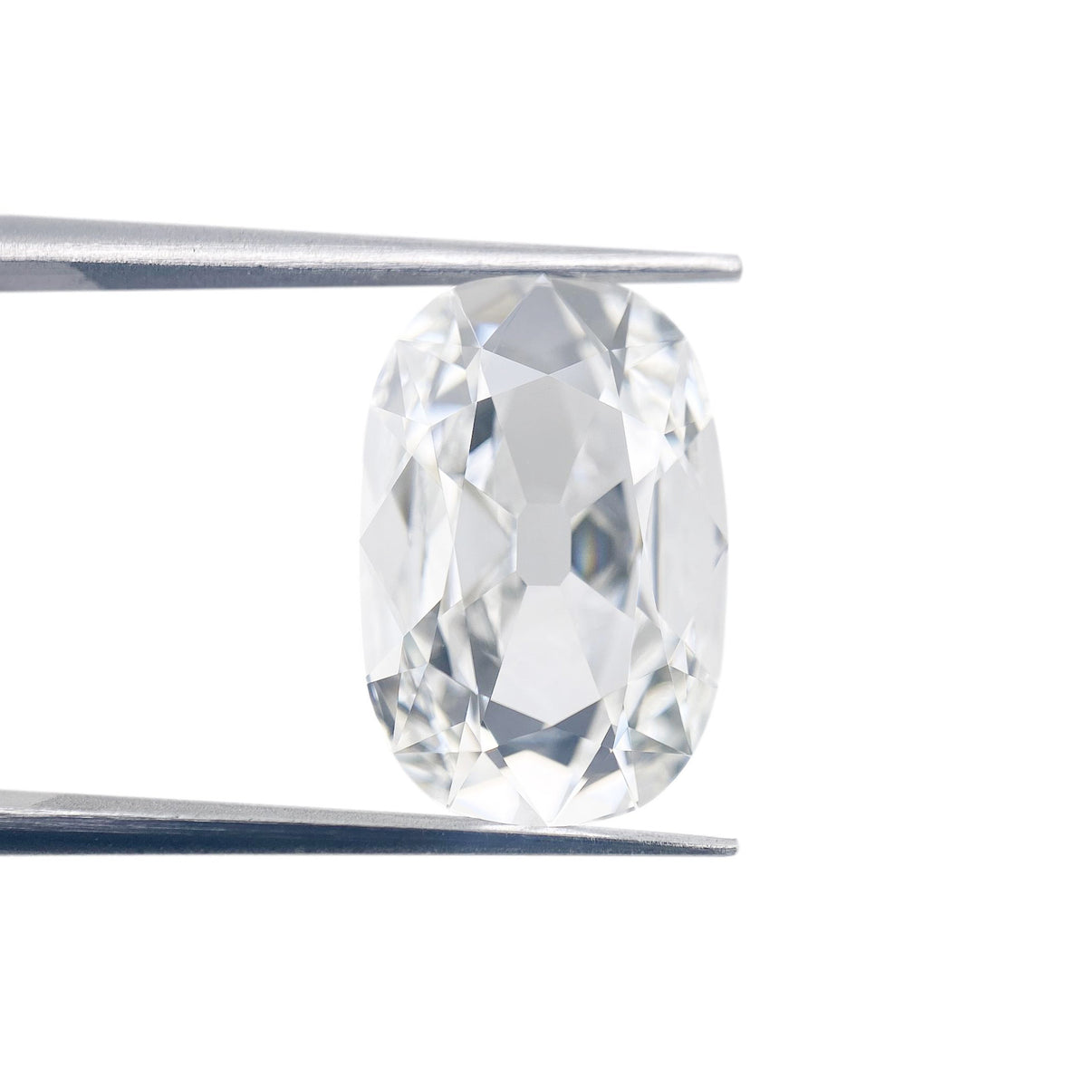 5.76ct | E/VVS2 Cushion Shape Old Mine Cut Lab Diamond (IGI)