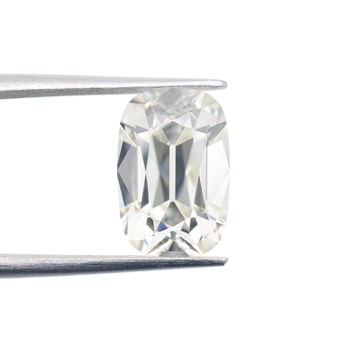 3.70ct | I/VVS2 Cushion Shape Old Mine Cut Lab Diamond (IGI)
