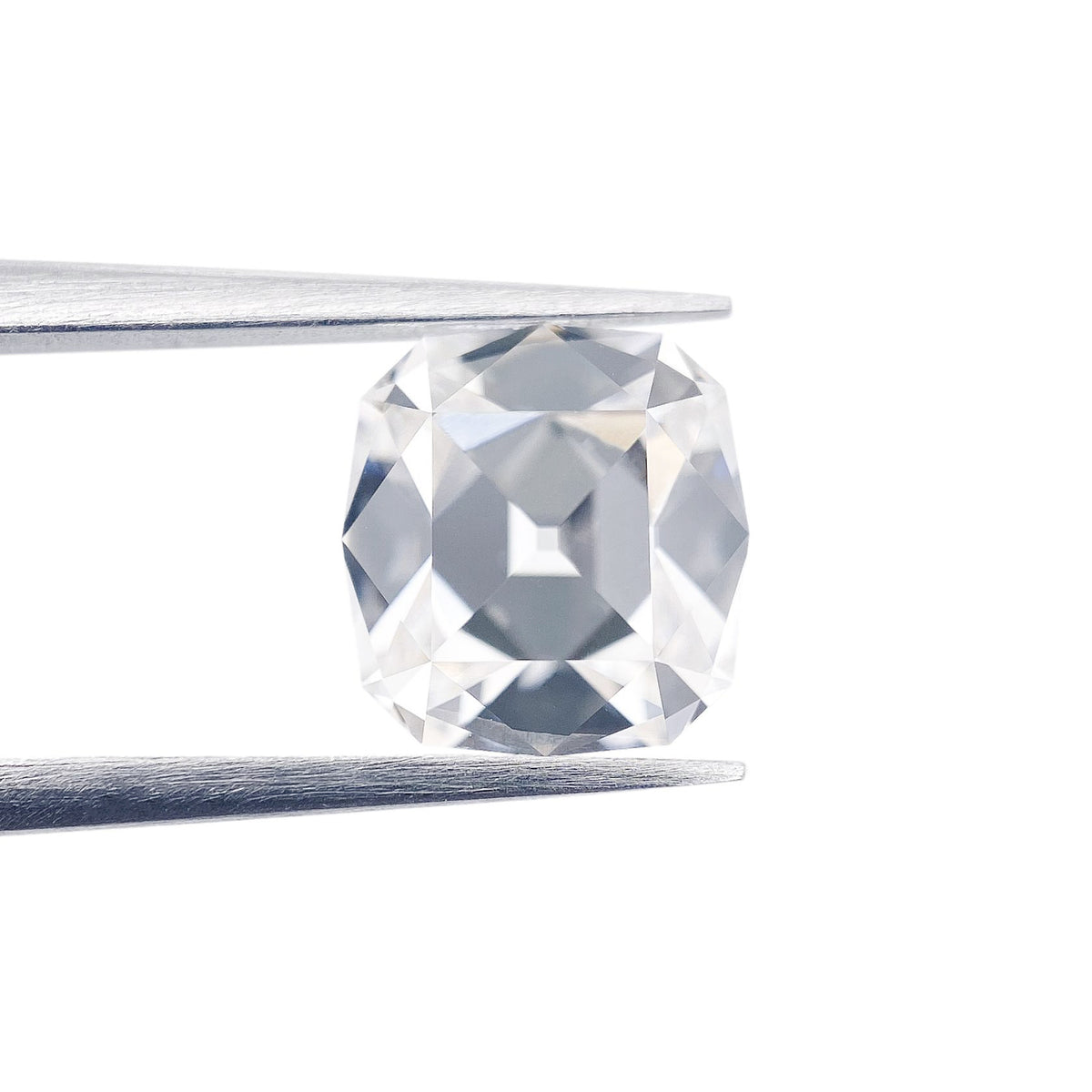 1.76ct | F/VVS2 Cushion Shape Mazarin Cut Lab Diamond (IGI)