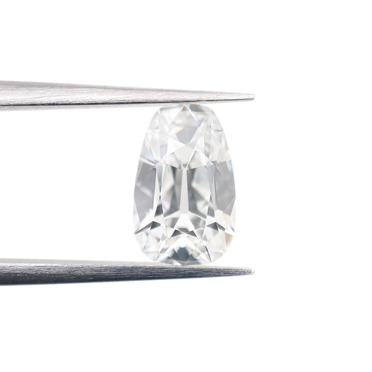 1.71ct | E/VS2 Tapered Cushion Shape Old Mine Cut Lab Diamond (IGI)