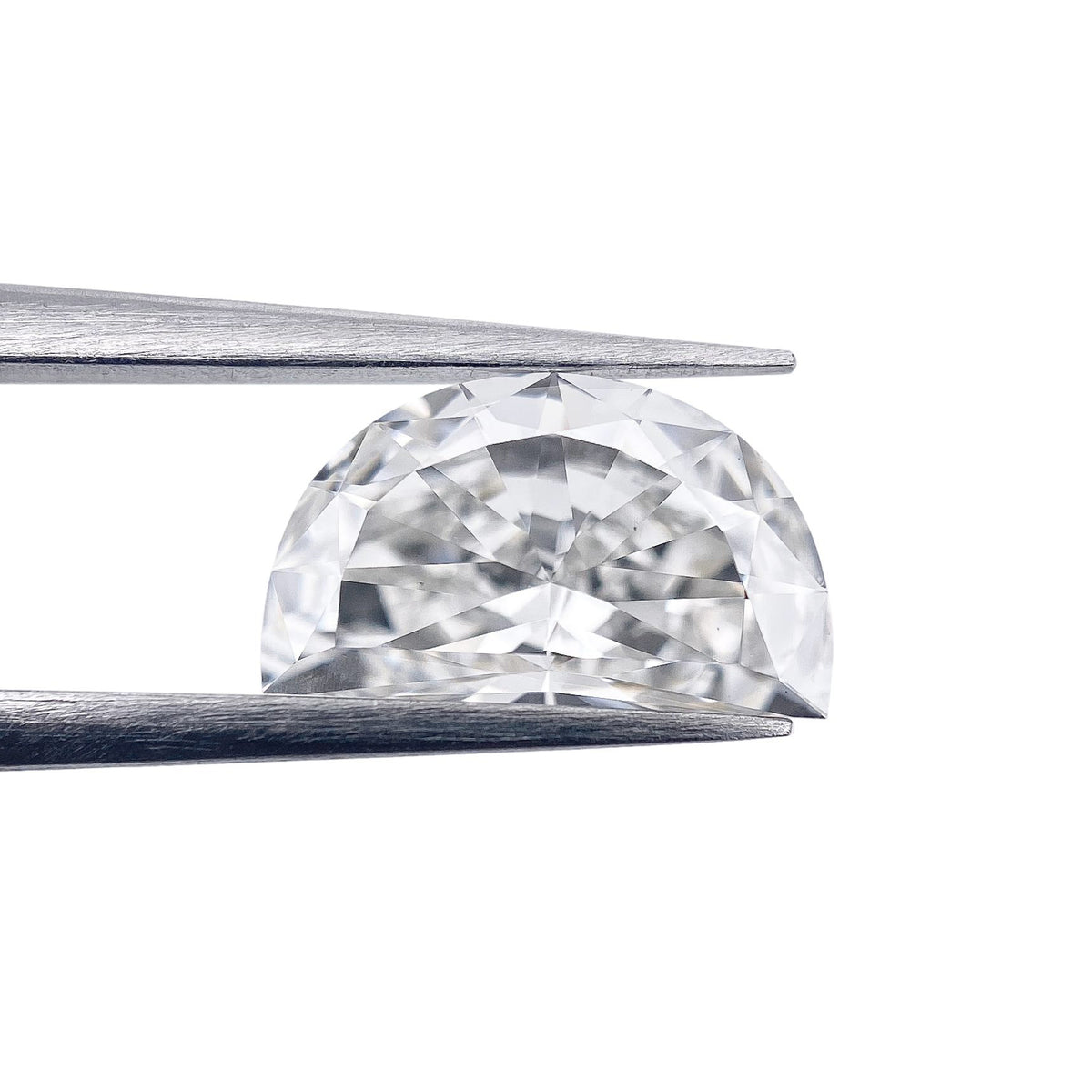 1.56ct | E/VS1 Half Moon Shape Brilliant Cut Lab Diamond (IGI)
