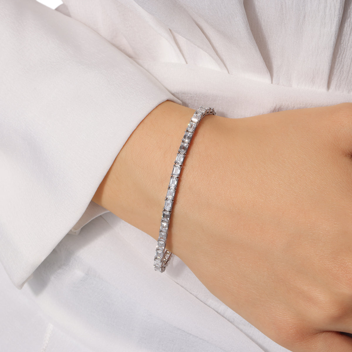 East/ West Emerald Cut Tennis Bracelet